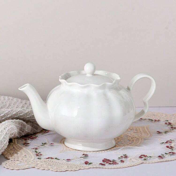 White teapot  | SHEIN