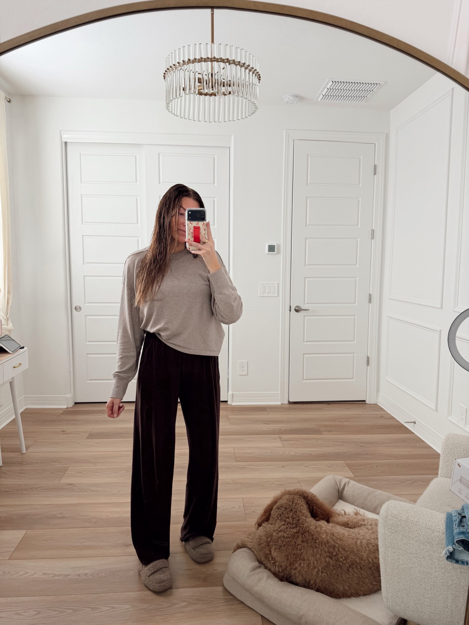 My go to comfy outfit lately! Wearing a small long in the pants and small in the top 