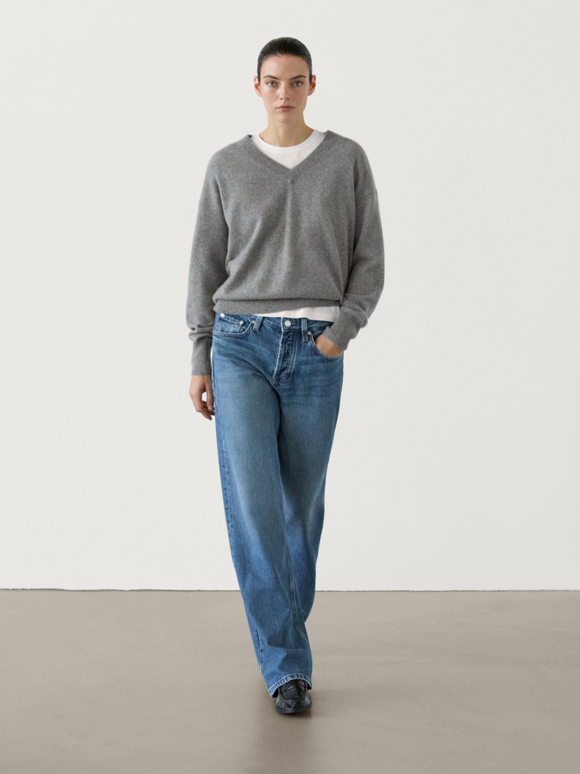 Knit 100% cashmere V-neck sweater | Massimo Dutti UK