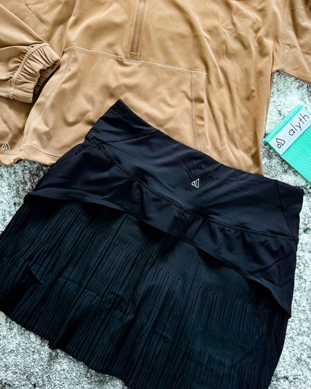 To say that I am obsessed with my new workout set is an understatement. This material is so soft and buttery. 

#fitness #tennisskirt #Activewear #alythactive #aythactivepartner #fitnessmusthaves #fitnessfavorites

#LTKfitness #LTKstyletip