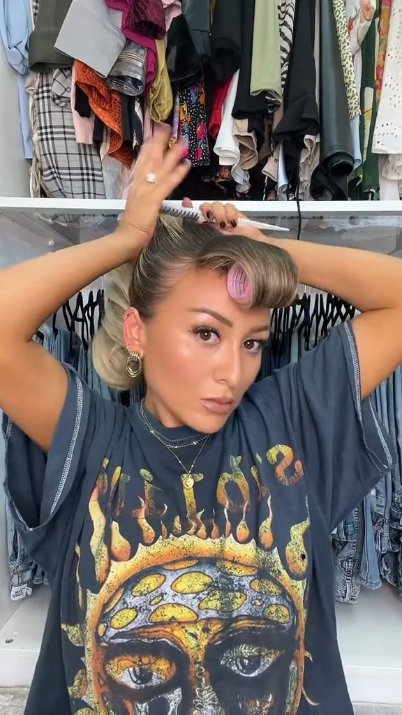 Barbie ponytail with side swept bangs. #hair #hairtutorial #ponytail

#LTKstyletip