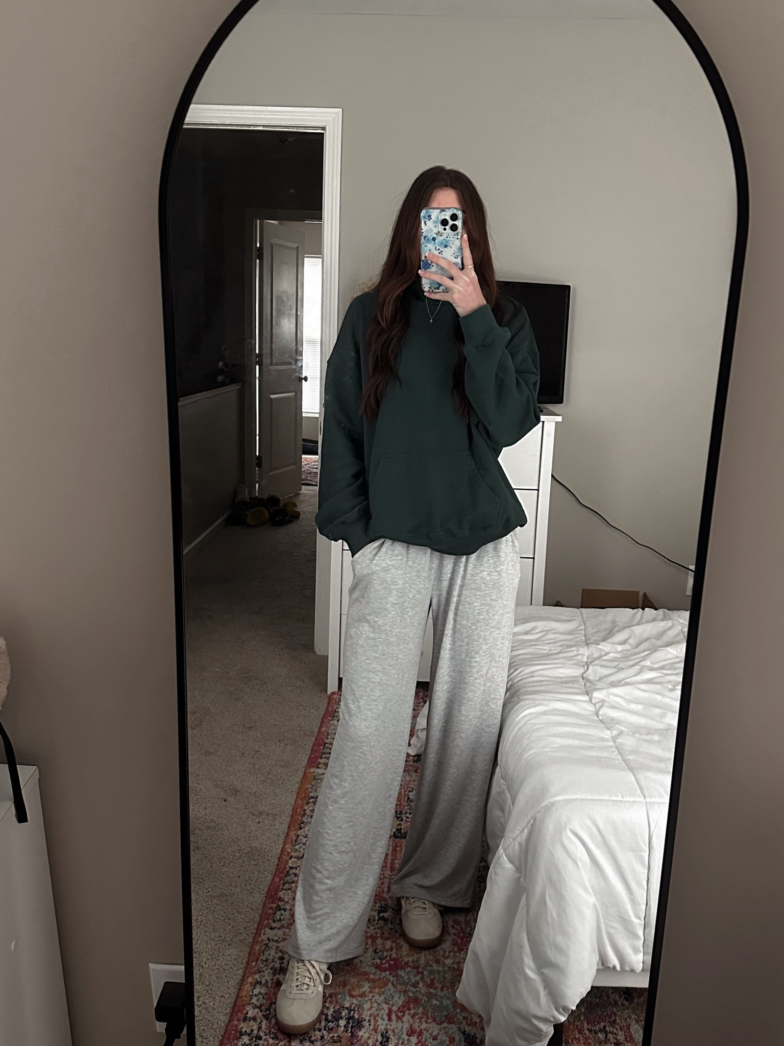 Comfy outfit ✨🧸💚


#LTKSeasonal #LTKtravel #LTKstyletip