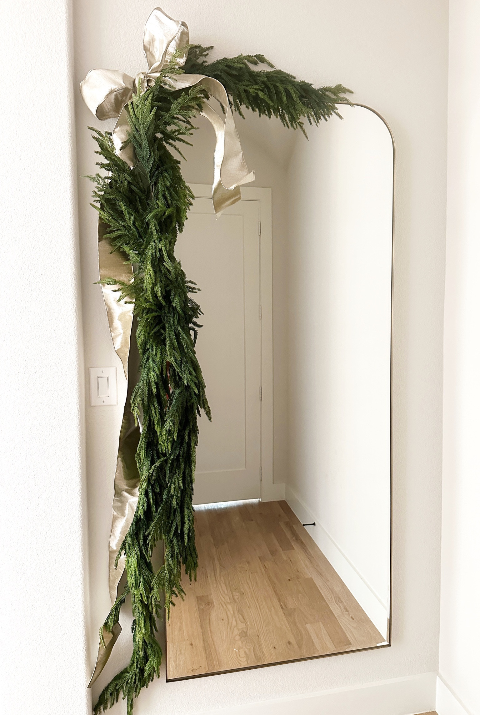 I love the look of some mirror garland! 

Christmas decor. Kirklands Christmas. Norfolk garland. Christmas garland. Studio McGee. McGee & co. Magnolia home. Modern Christmas. Christmas tree. Christmas shopping.

#LTKSeasonal #LTKHoliday #LTKhome