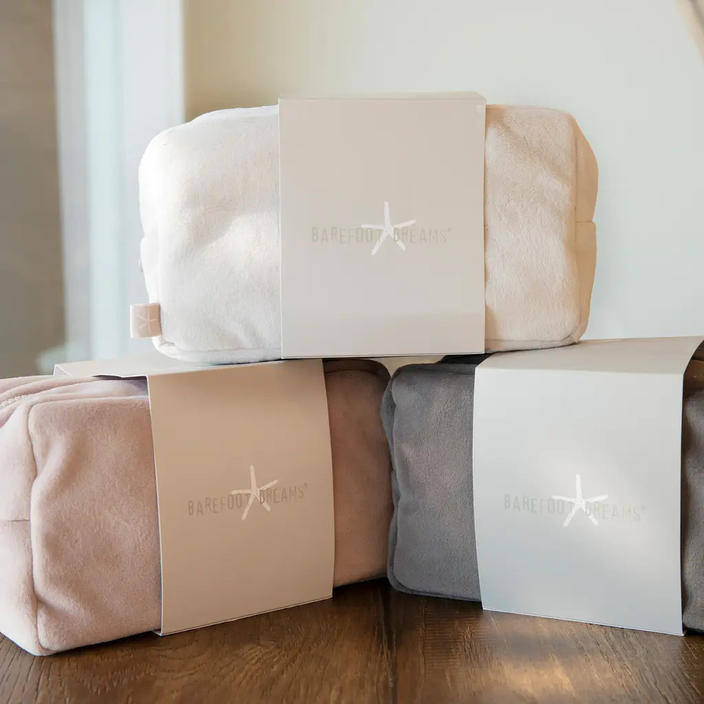 Barefoot Dreams® Luxe Chic Eye Mask & Socks Set in Carbon at Nordstrom Rack | Nordstrom Rack