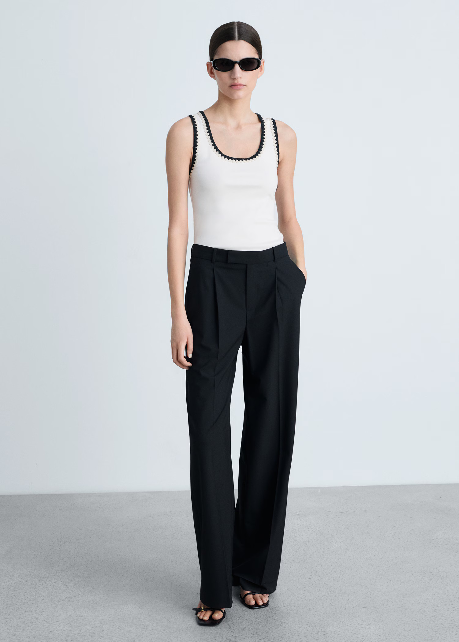 Low-cut top with contrasting trim | Mango (US/MX/AU)