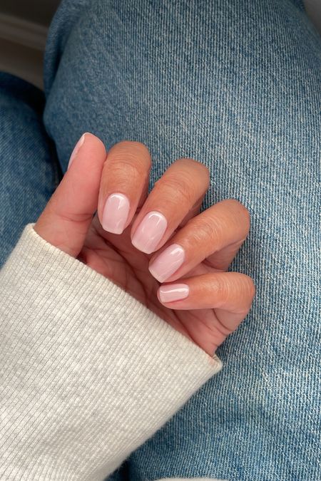 sofia richie pink nails 💕