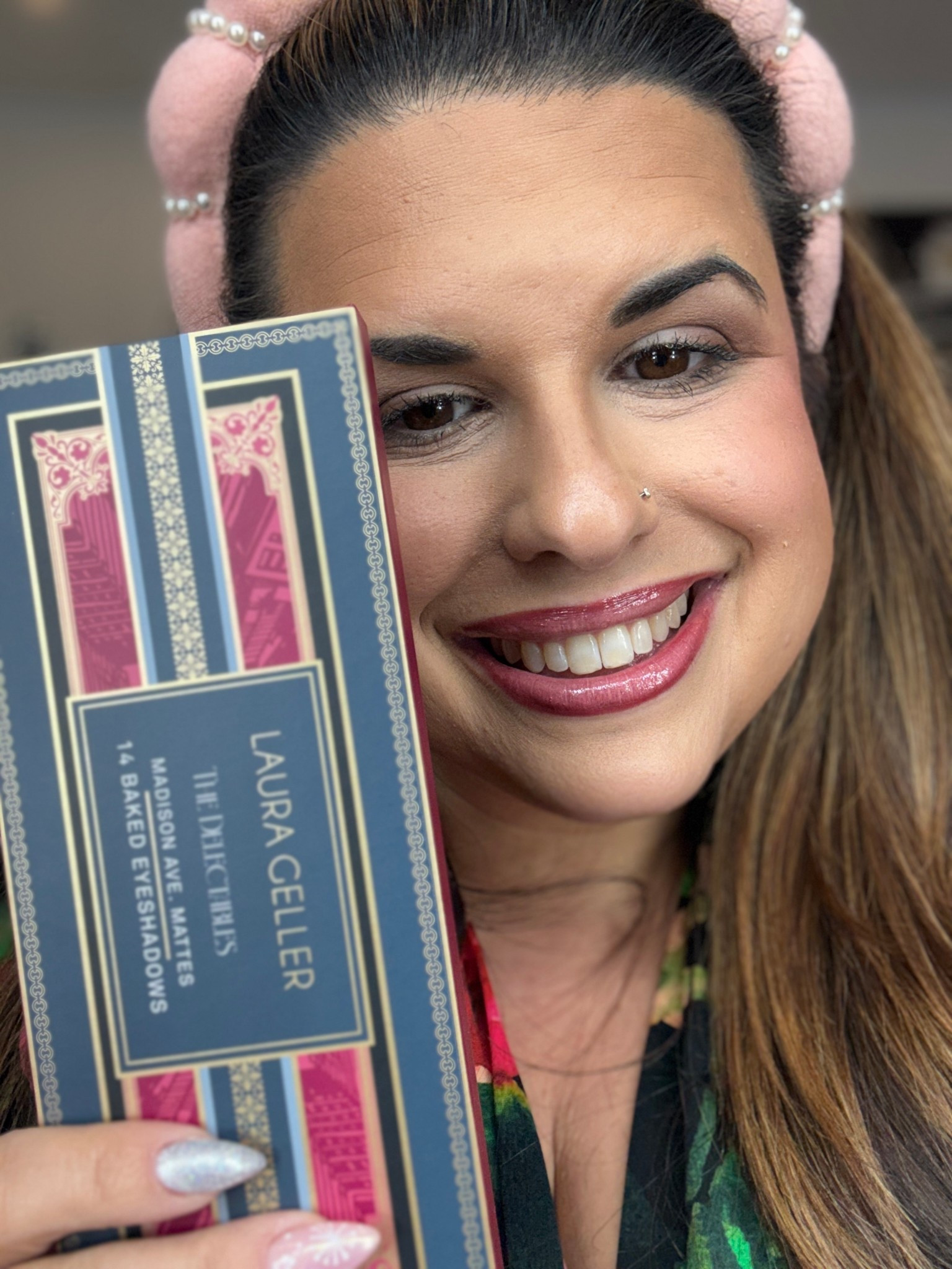 Get the whole set - eyeshadows and brushes - here 

#LTKBeauty #LTKOver40