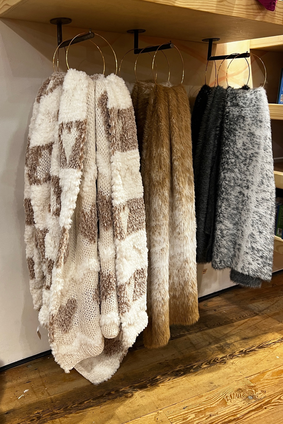 Renata Cozy Eyelash Throw Blanket

20% off 

#LTKhome #LTKGiftGuide #LTKsalealert