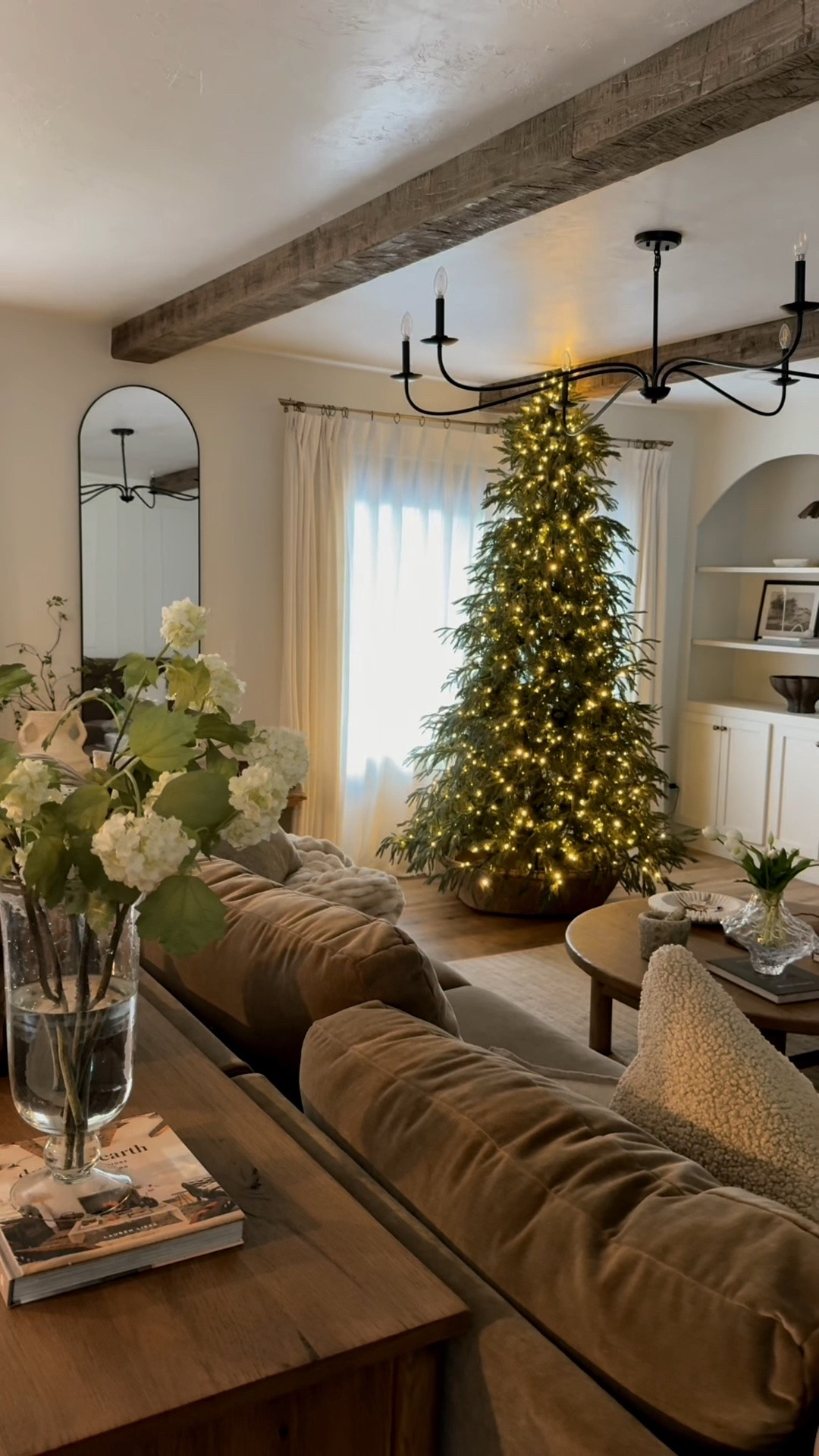 Brand new twinkle Christmas tree! It’s downswept and beautiful and whimsical. From @lowes — this is the 8’ Willow. It has color options as well. 9 light functions. 1000 lights. Over 6000 branch tips. I’m calling it now - it’s gonna sell out.

#LTKHome #LTKSeasonal