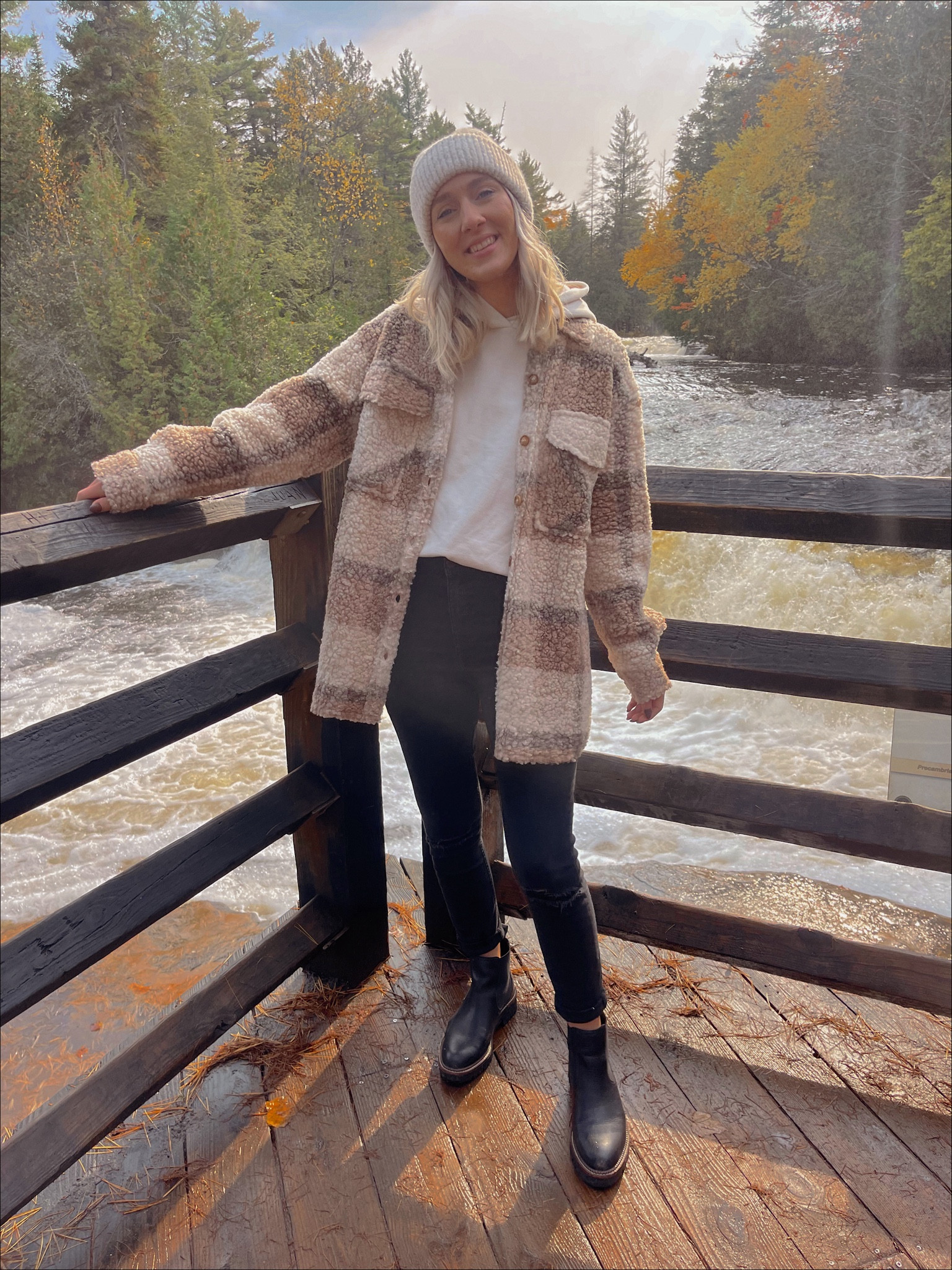 Plaid shacket Sherpa shacket fall outfits 

#LTKSeasonal #LTKstyletip