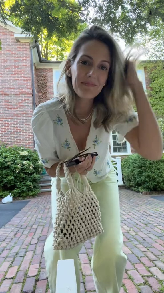 Classic with a twist 

#LTKVideo #LTKStyleTip #LTKSeasonal