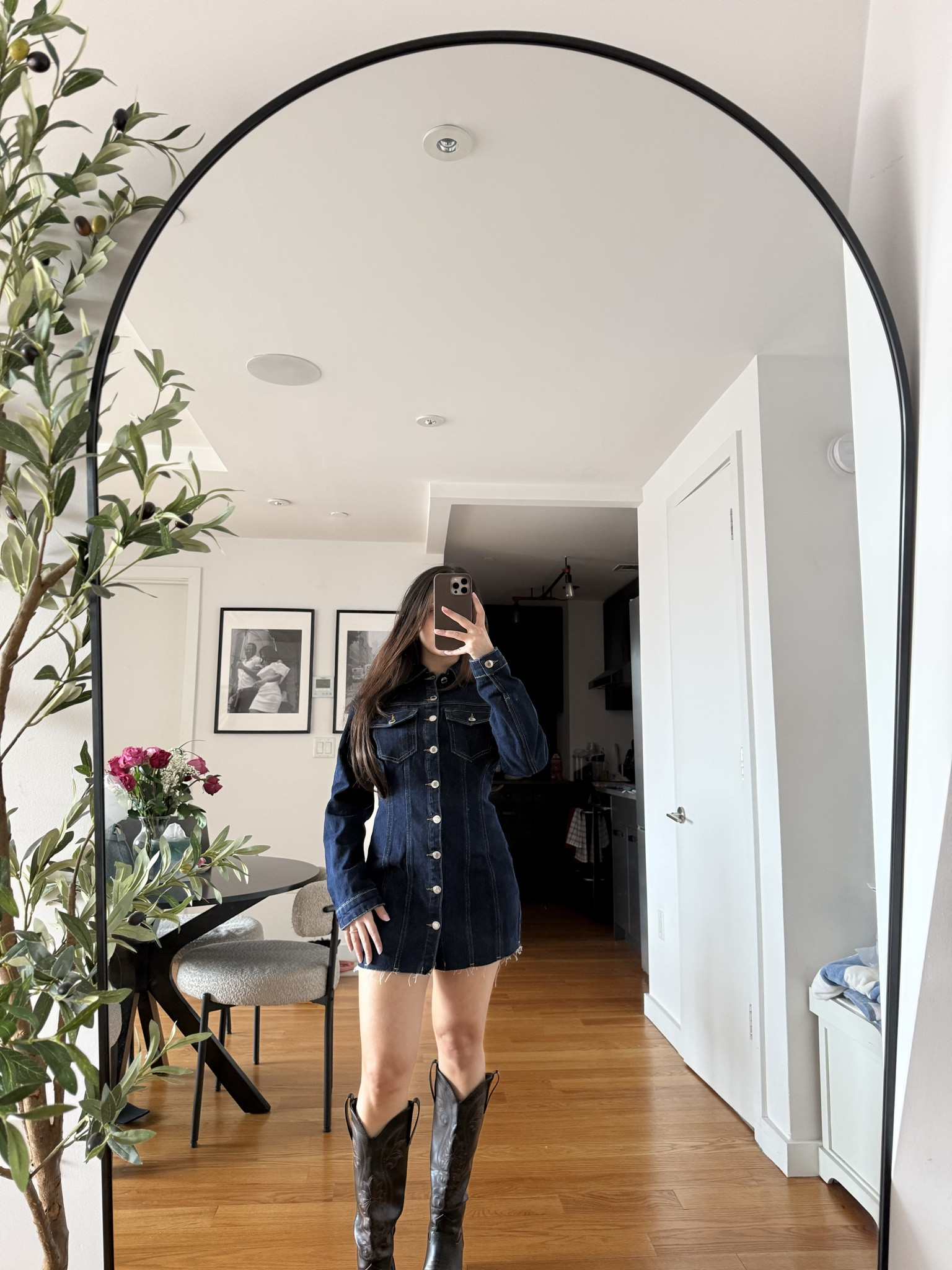  Denim but make it western 🤍 fitted mini dress + tall black boots = easy statement outfit. #LTKStyleTip #WesternChic #WeekendLook #PLT

#LTKOver40 #LTKgrwm #LTKdayinmylife