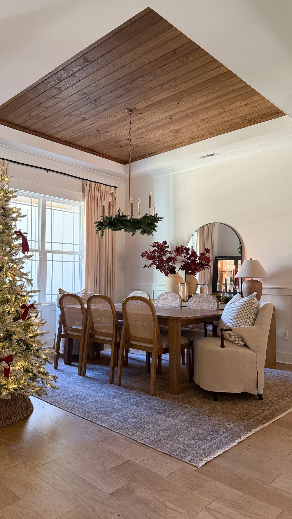 The reds and twinkle lights steal the show in the dining room this year!

#LTKHome #LTKHoliday #LTKFindsUnder50