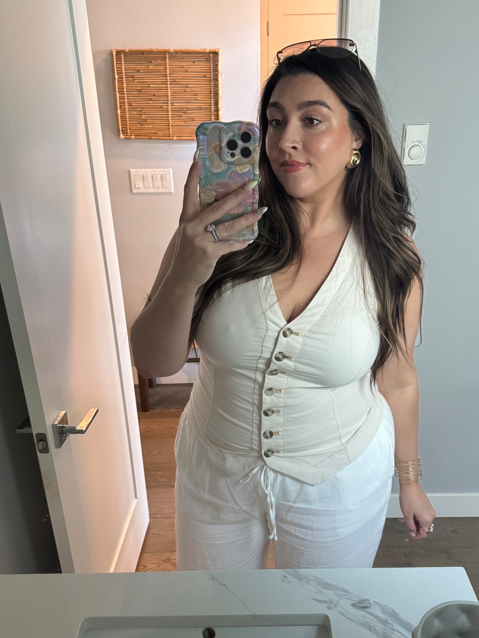 Summer whites are my favorite 🐚 I found the best linen pants for tall girls and not see-through, PLUS they’re 25% rn! Also have them in black. Runs TTS or size down if between sizes. Linked my neutral vest and gold accessories today, too! #whiteoutfits #summerfits #summerwhites #linenpants #vest #mermaidaccessories #seashelljewelry #beachinspo #beachfit #summermakeup #naturalmakeup #glowymakeup #creamblush 

#LTKSummerEdit #LTKMidsize #LTKBeauty