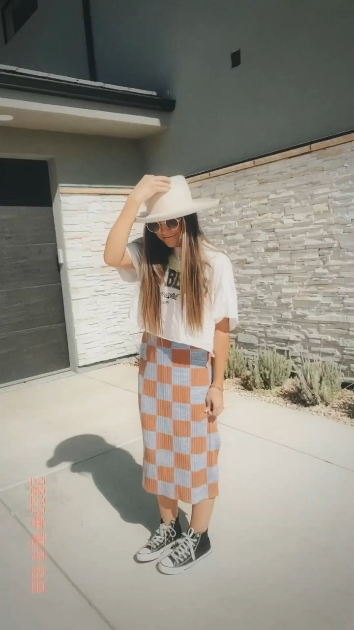 Obsessed with a comfy + stretchy skirt! RUN while it’s on clearance! I’m in a medium, runs big! 

#LTKstyletip #LTKfindsunder50 #LTKfindsunder100