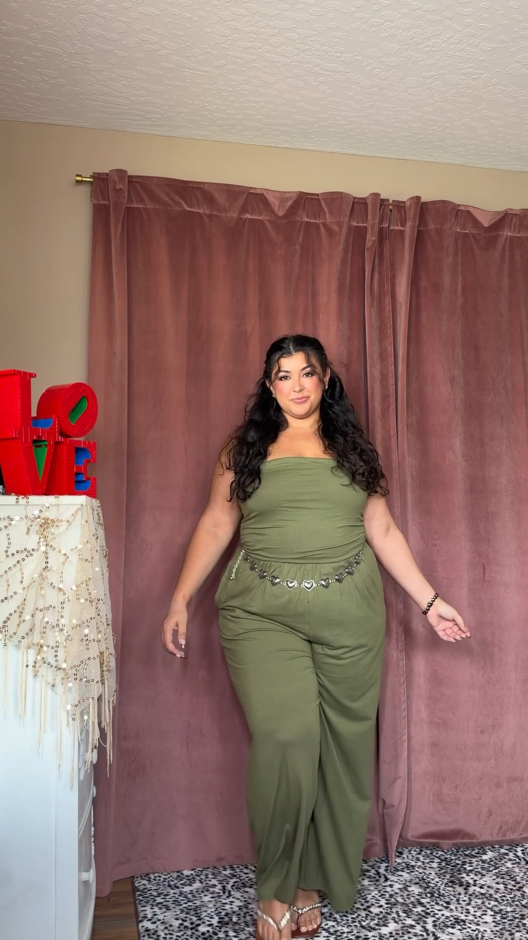 Effortless but make it that girl
This olive set is the definition of comfy + put together 🤍 perfect for running errands, brunch, or a casual night out. The fit is sooo flattering and easy to dress up or down — linking my exact pieces + similar styles!

#LTKstyle #plussizefashion #curvyoutfits #everydaystyle #neutraloutfit #confidenceinstyle 

#LTKPlusSize #LTKBeauty #LTKFestival