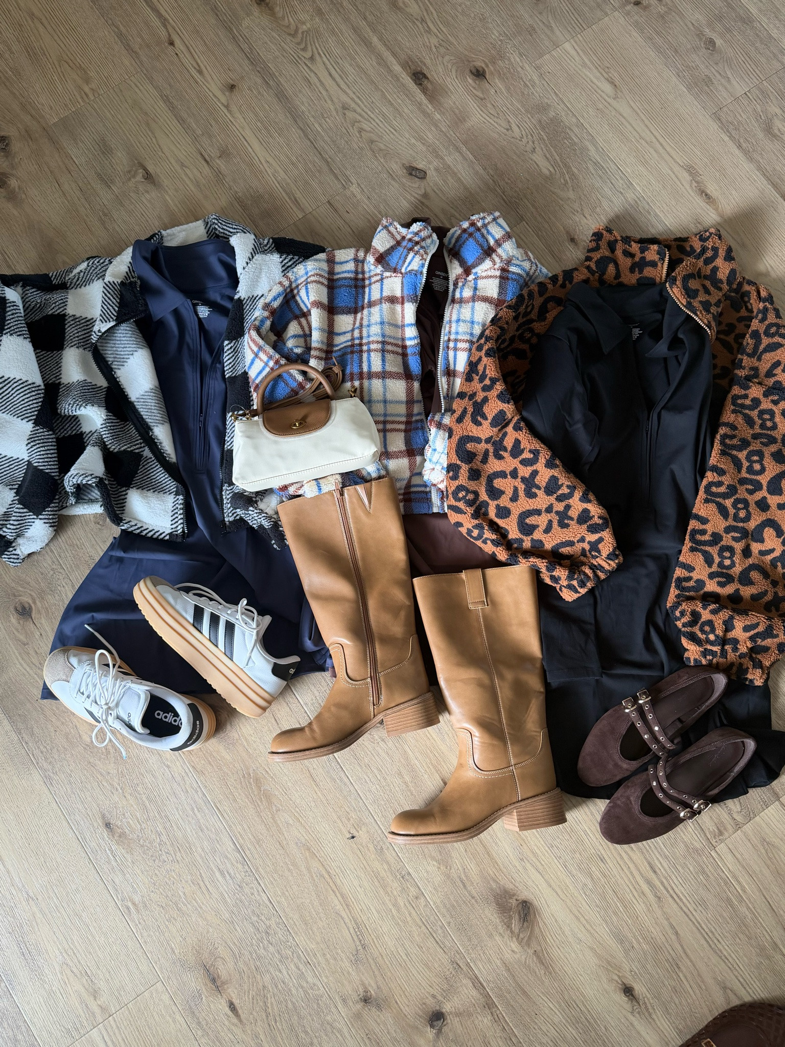 Busy moms, I think I found our fall uniform!

Sharing more Amazon favorites and fall outfit ideas! 🤎

#LTKSeasonal #LTKgrwm