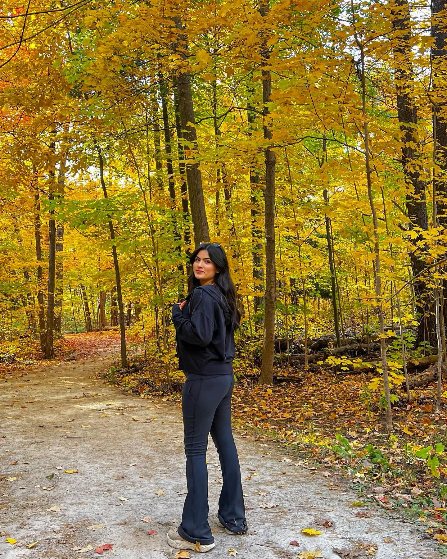 autumn girlie 🍂

#fallvibes #fallcolors #fallseason #fallfashion #fallstyle #falloutfit #falltime #fallphotography #falltrends #ontarioforyou