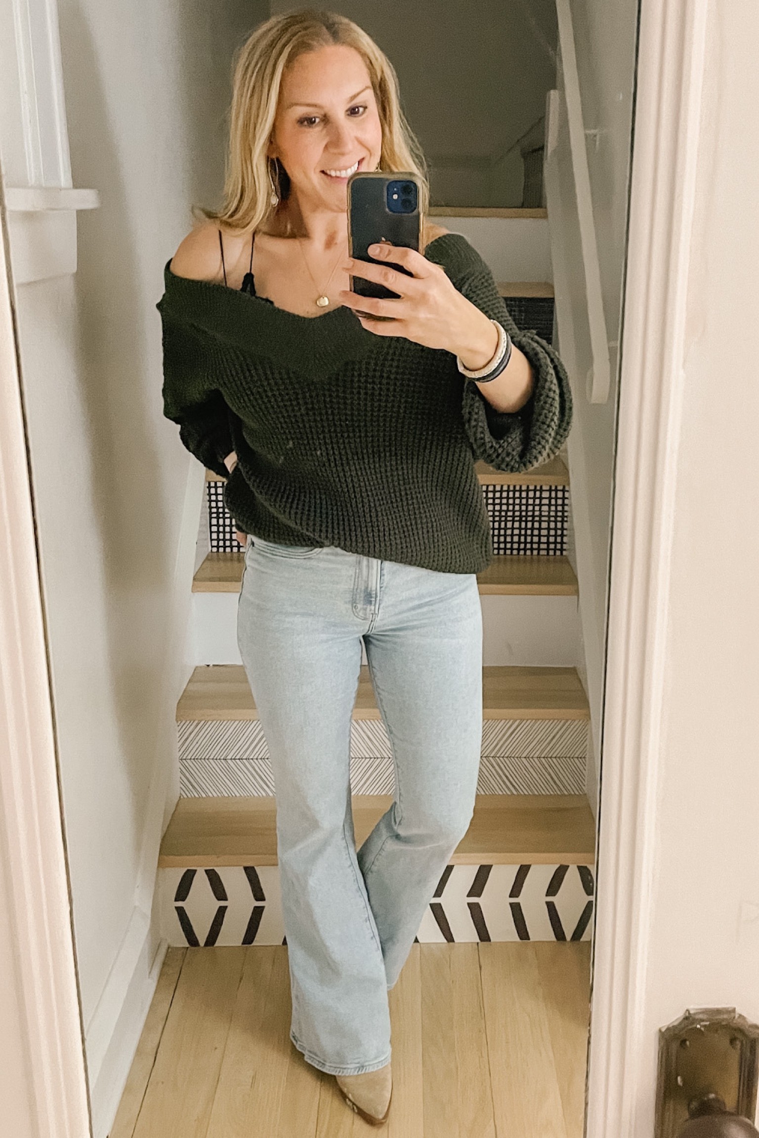 This off the shoulder chunky sweater and jeans was the perfect chilly night in outfit! 

#LTKstyletip #LTKcurves #LTKSeasonal