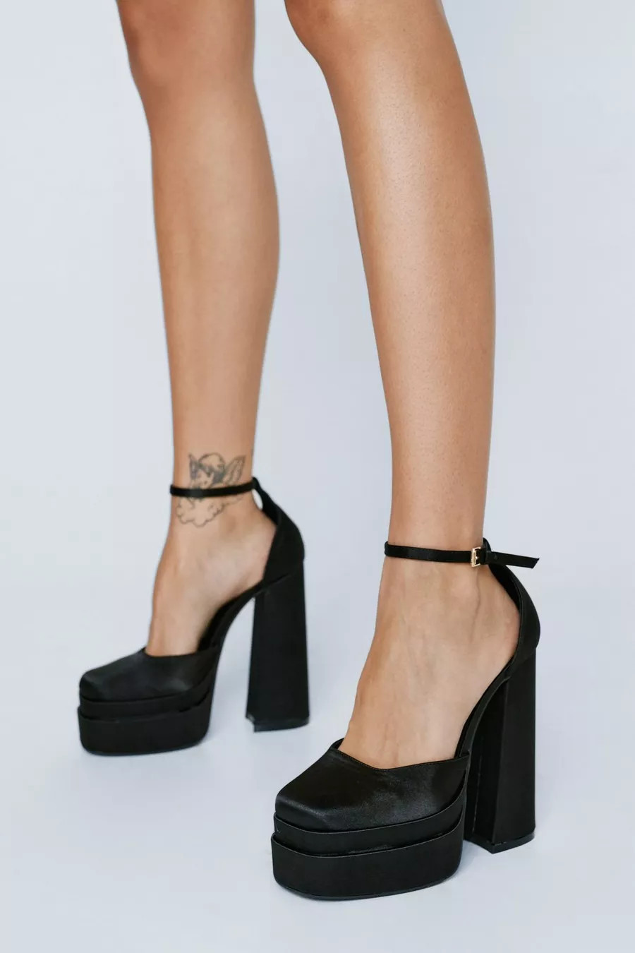 Babies satinées à talon plateforme - Pointure large | Nasty Gal FR