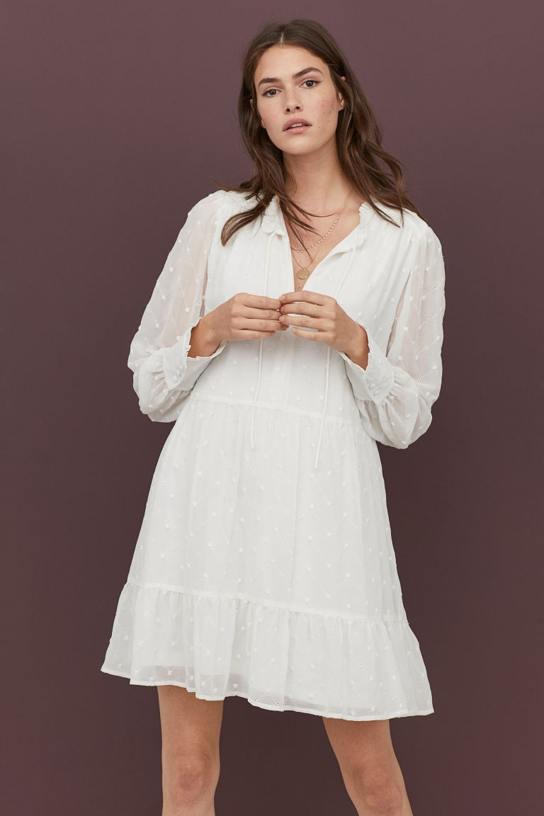 Besticktes Kleid - White - Ladies | H&M DE | H&M (DE, AT, CH, NL, FI)