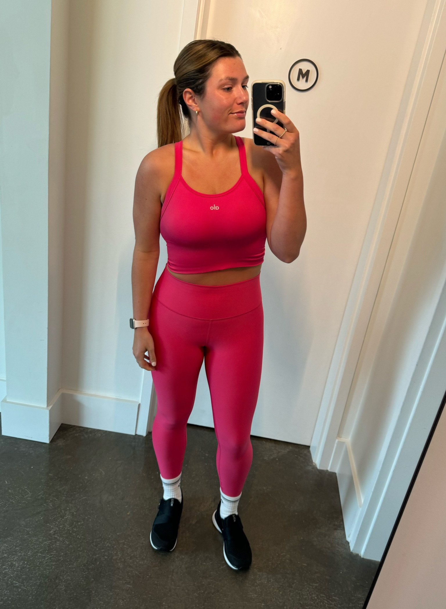 New Alo color: Pink Summer Crush!! Obsessed 🩷🩷🩷

#LTKFitness #LTKSeasonal #LTKActive