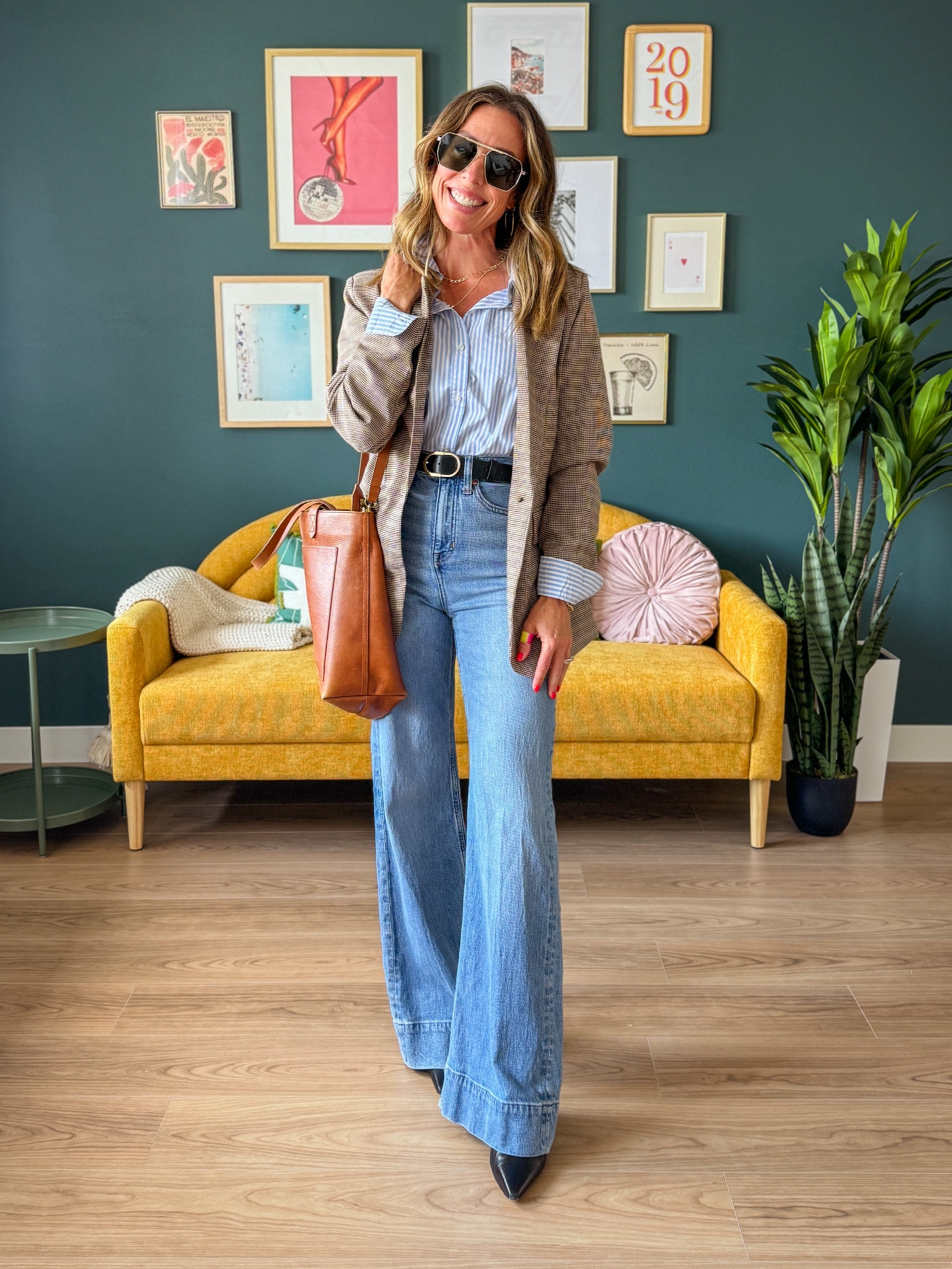 Button down: xs
Blazer: small 
Jeans: size 24 regular (size down one) 
Boots fit TTS
Leather transport tote 🩷

#LTKStyleTip #LTKFindsUnder50 #LTKSaleAlert