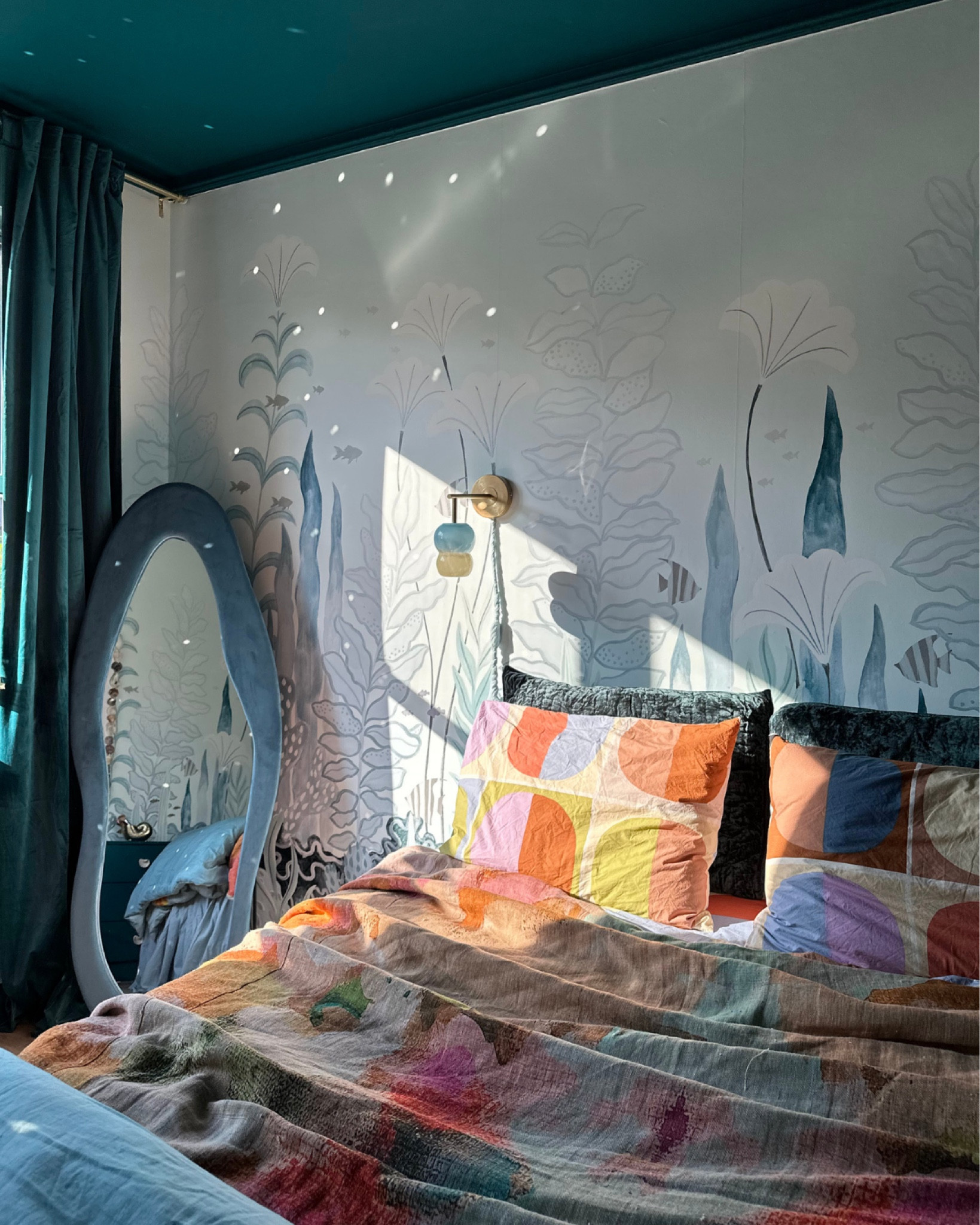 Bedroom Aesthetic 

#wallpaper #bluebedroom #dopaminedecor #bedroomdecor #maximalist #bedroommirror #mirrors #bedding

#LTKSaleAlert #LTKFindsUnder100 #LTKHome