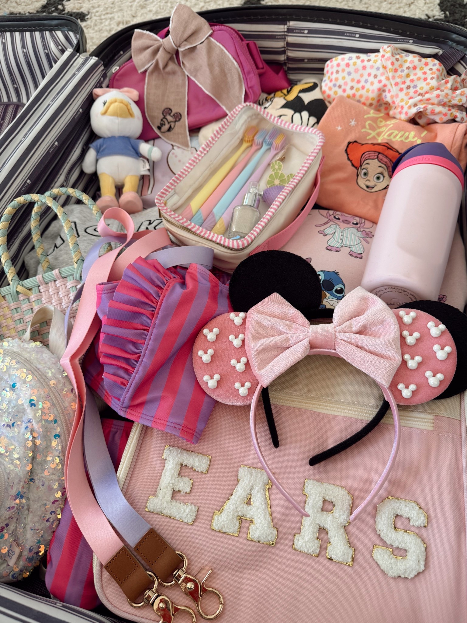 What I’m packing for Disney World - 🌎 

Girls edition!

Disney world
Disney trip 
Spring break 

#LTKFamily #LTKTravel #LTKKids