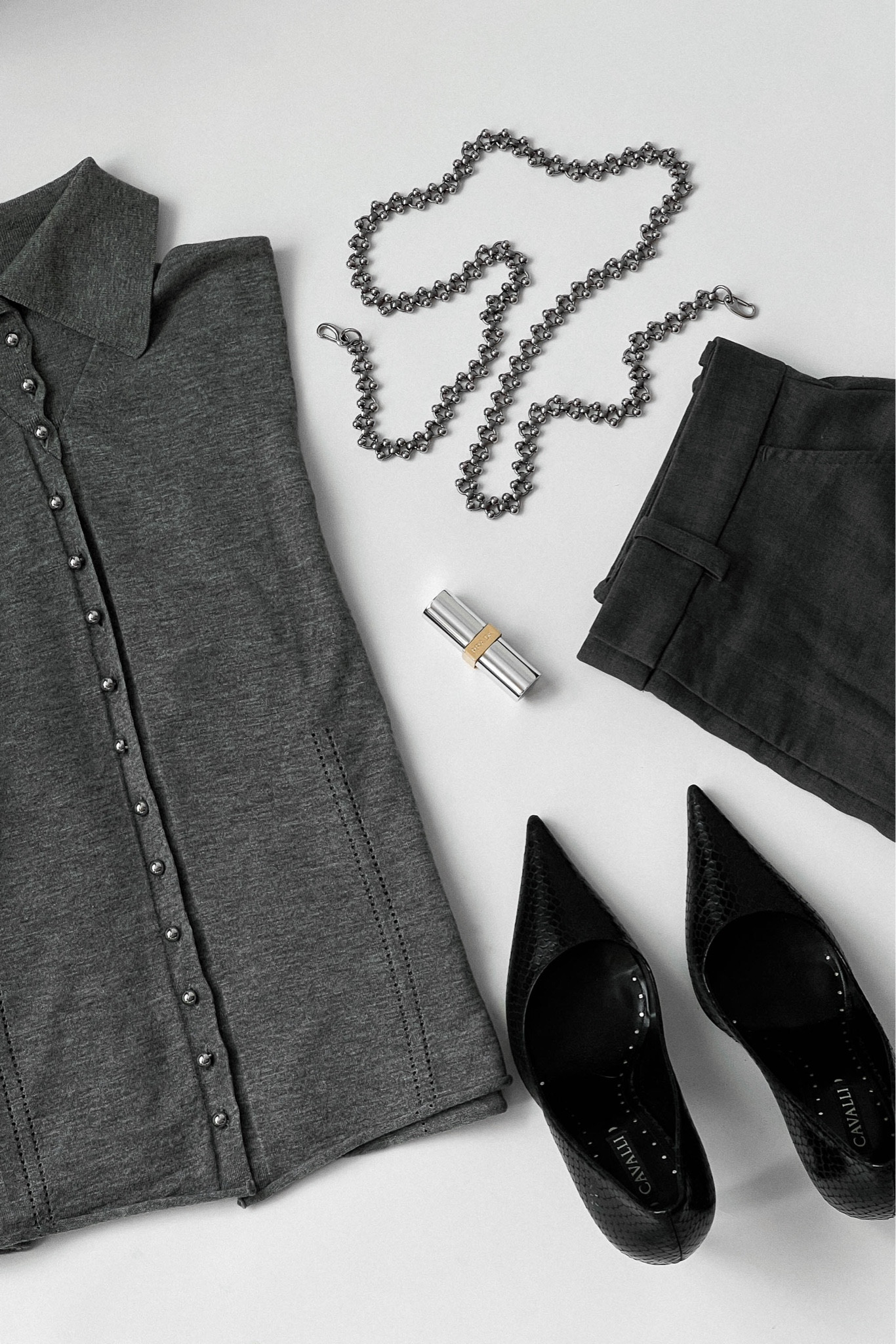 Grey monochrome workwear essentials 🩶 

Chain belt from Lapo Lounge 

#LTKWorkwear #LTKStyleTip