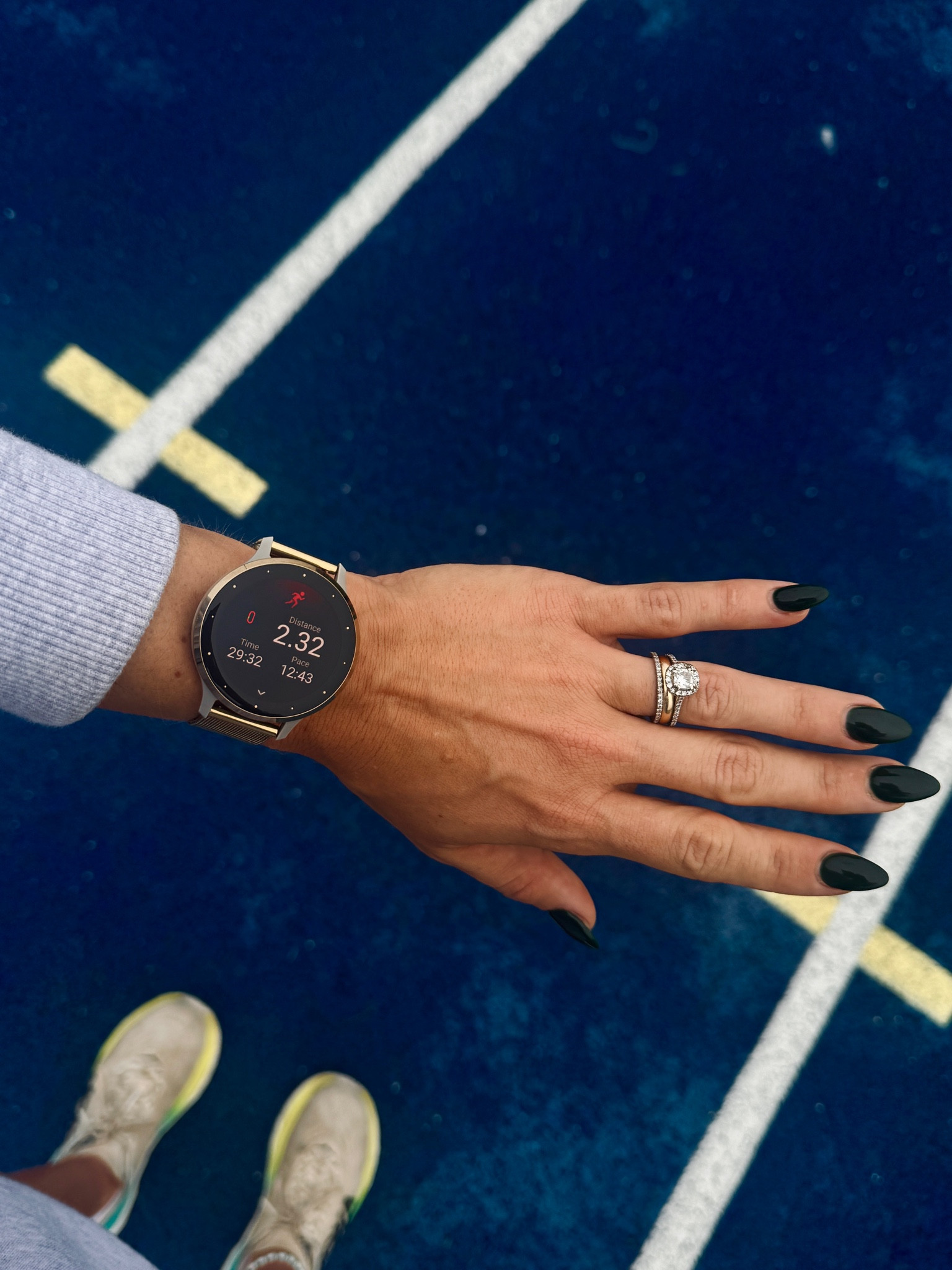 Garmin girlies - tap in ⌚️🏃🏽‍♀️👯‍♀️ better than an Apple Watch 👏🏼 IYKYK - I’ve loved using it to track my running, workouts & sleep! I linked the best gold watch band for y’all too! 

Garmin Venu 3S - French Gray / Soft Gold ✨ 

#LTKFitness #LTKActive #LTKGiftGuide