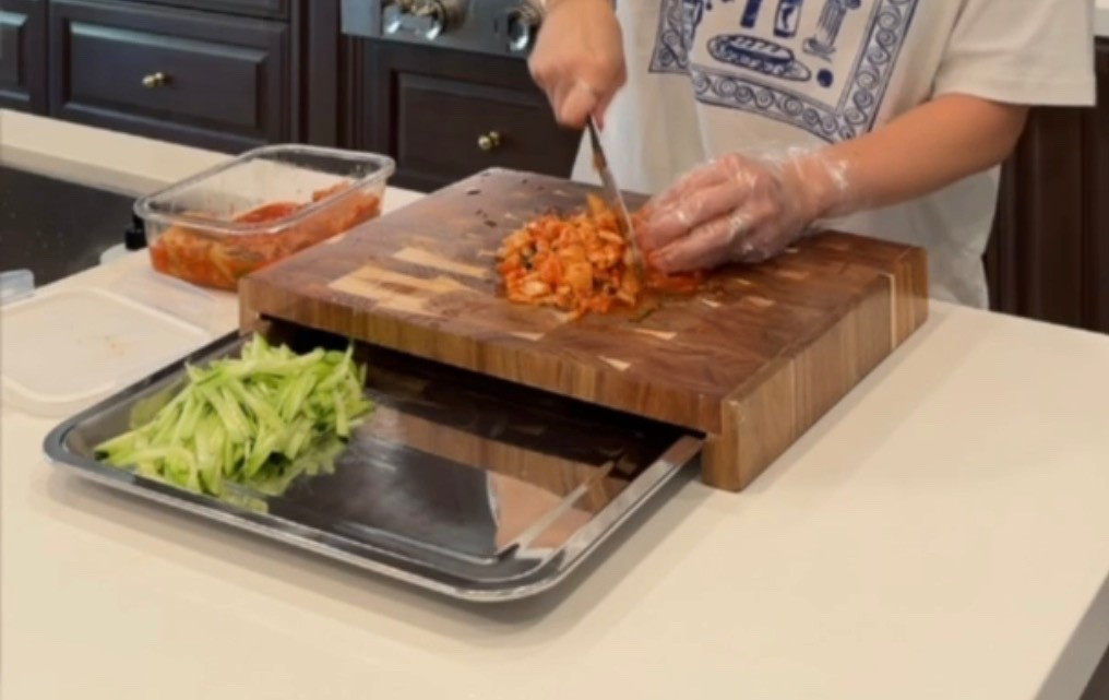 cutting board with tray✨sale

#LTKHome #LTKFamily #LTKSaleAlert