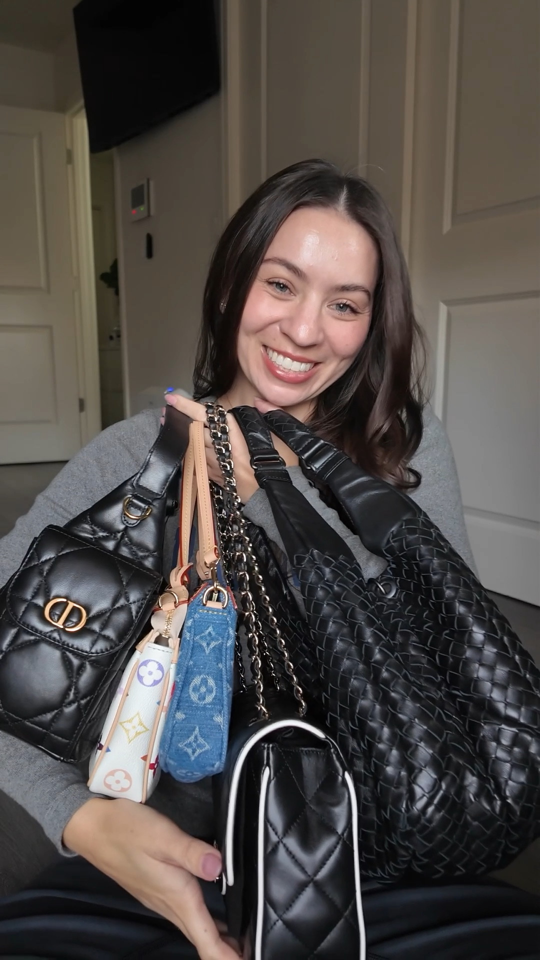 2025 Bag Round Up

#LTKSeasonal #LTKGiftGuide #LTKSaleAlert