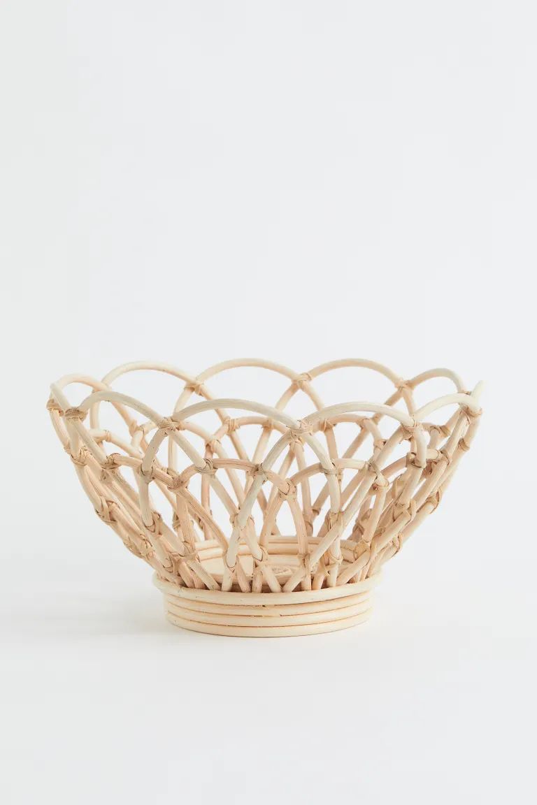 Round basket in rattan. Height 5 in Diameter at top 9 3/4 in. | H&M (US + CA)