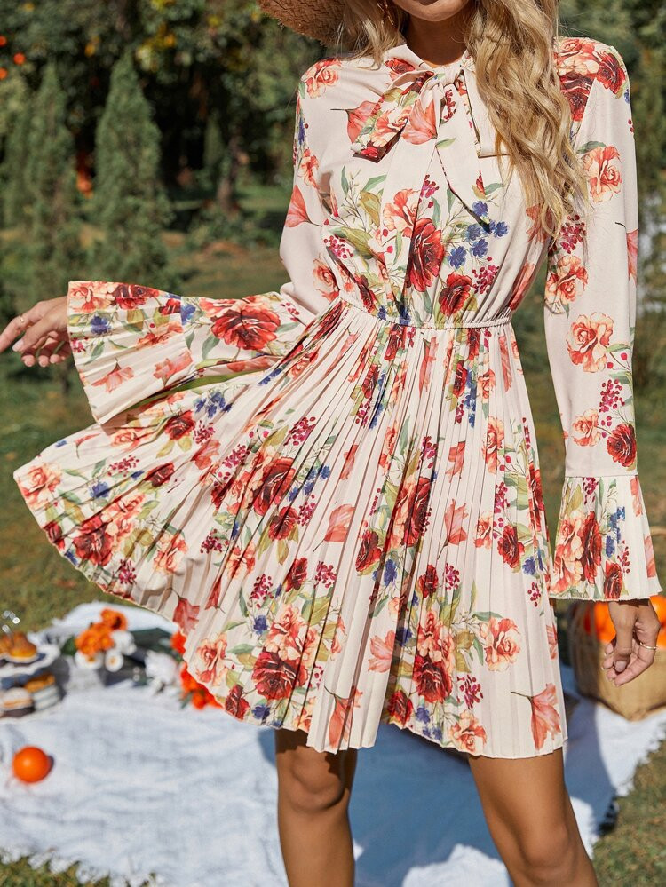 Floral Print Pleated Hem Flounce Sleeve Tie Neck Dress | SHEIN