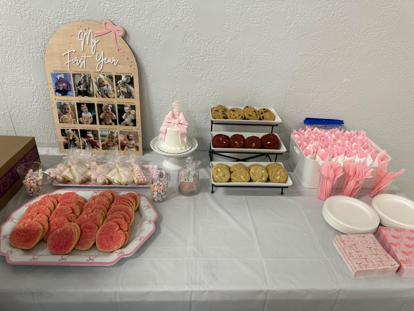 WAUAO Bow My First Year Birthday Board - One Year Of Photo Board,Monthly Milestone Wood Photo Boa... | Amazon (US)