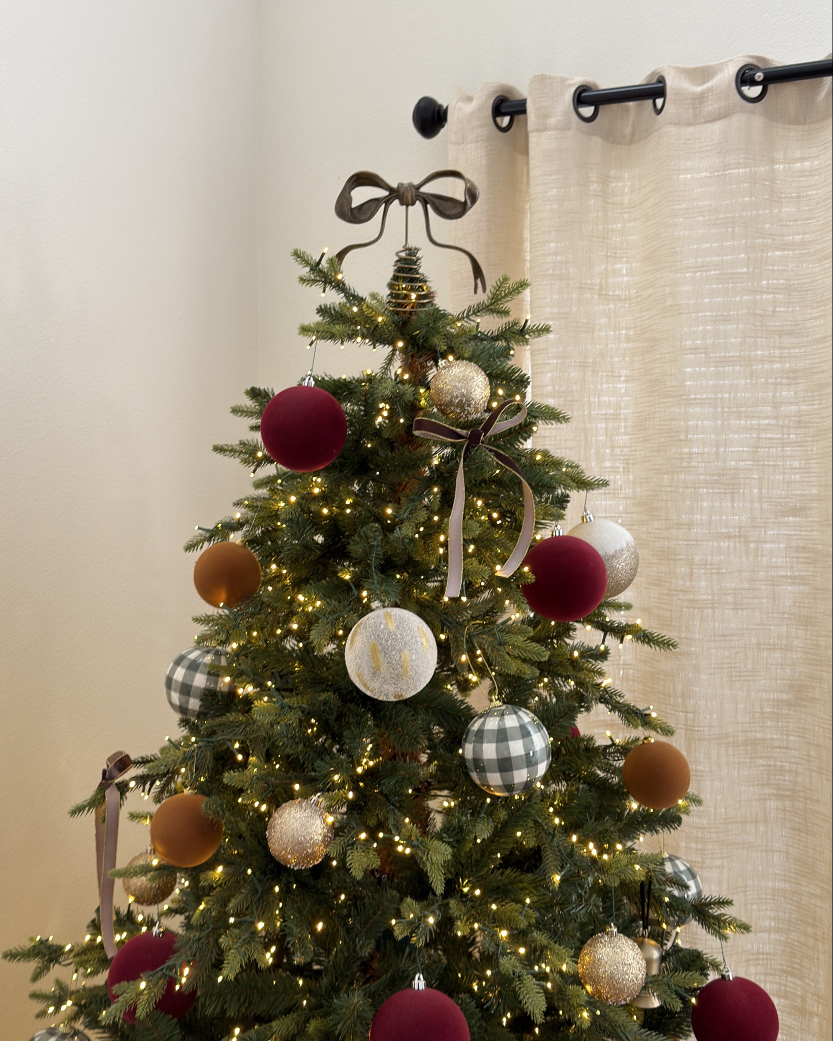 My Christmas tree topper from Target only $20!! 

#LTKFindsUnder50 #LTKSeasonal #LTKHoliday