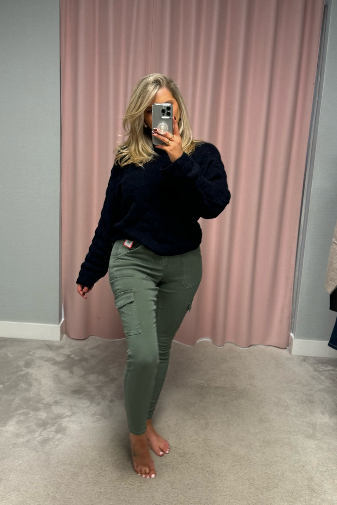 Another A/W staple 🫶🏽 Spanx cargos in khaki! Wearing size M and I’m a uk 12 (this style ran up small) #spanx #cargos #awstyle 

#LTKeurope #LTKmidsize #LTKstyletip