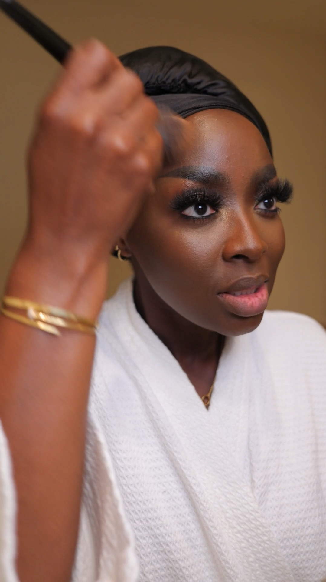 
Going on 24hrs with the same full face of makeup! Let's get ready for the Gros Islet Street Party in St. Lucia! #travelgrwm #makeup 


#LTKBeauty #LTKTravel #LTKVideo