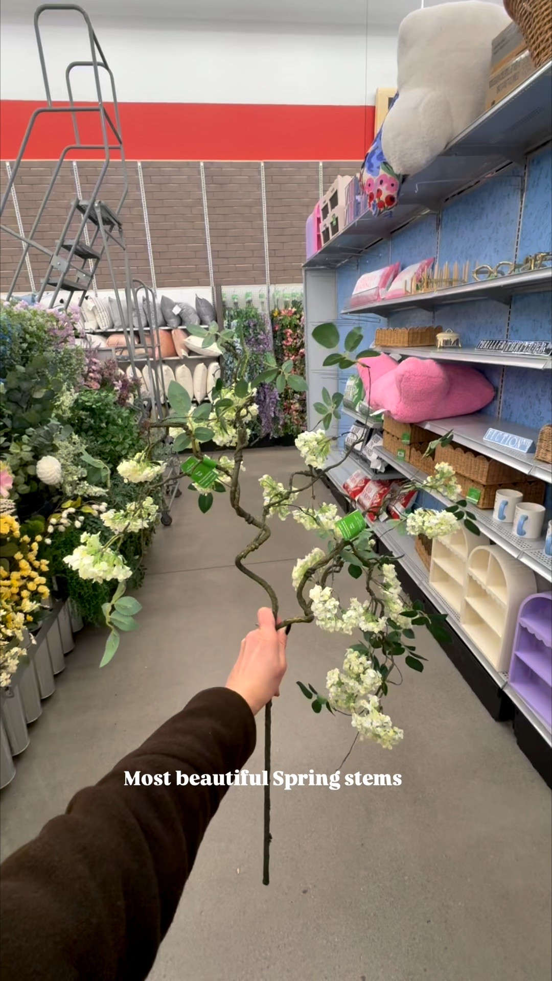 Spring Faux Foliage 🌱
36" White Snowball Branch Stem 

Effortlessly elevate your decor with this nature-inspired stem. Each branch has round clusters which exudes snowy white hue on a woody stem. 

#homeinspo #neutralhome #neutraldecor

#springfloral #florals #fauxflowers #springdecor #springhomefinds #homerefresh

#LTKhome