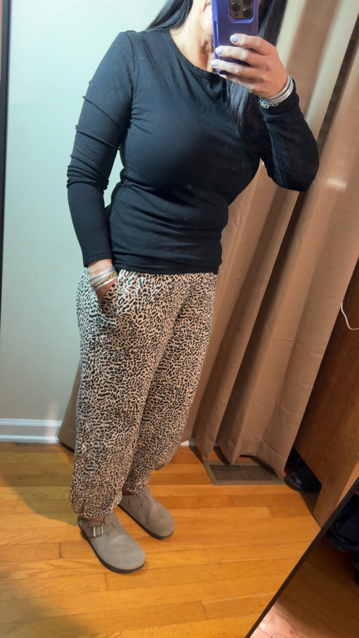 🖤🤎

#LTKmorningroutine #LTKootd #LTKgrwm