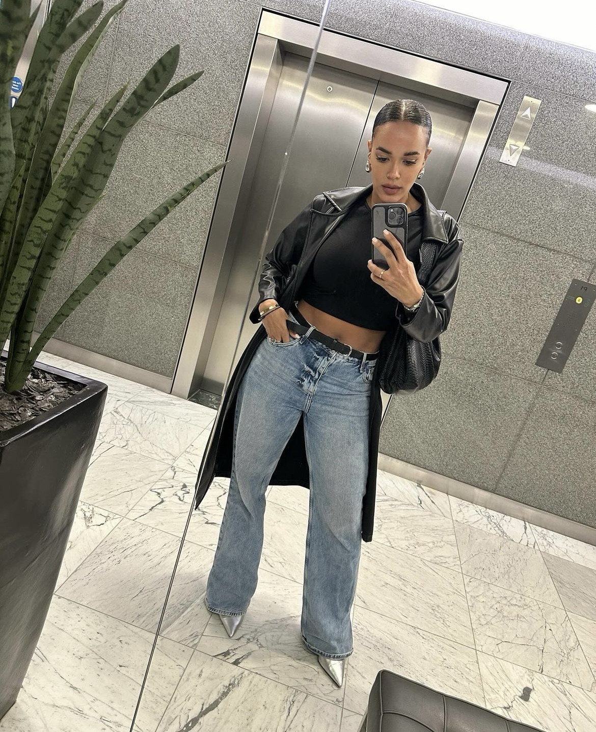 🖤

Black Faux Leather Trench Coat, River Island Relaxed Straight Leg Jeans, Silver Court Shoes, Black Crop Top with Drop Earrings ✨

#LTKstyletip #LTKeurope #LTKuk