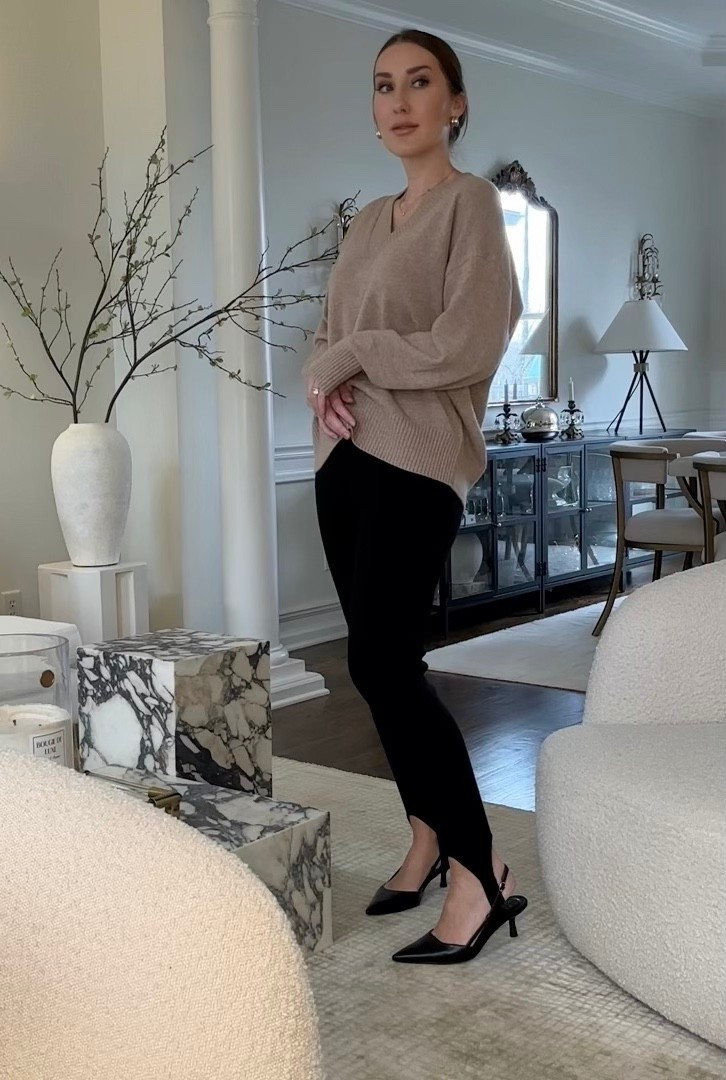 Cutest stirrup leggings
Medium in top and leggings 

#LTKootd