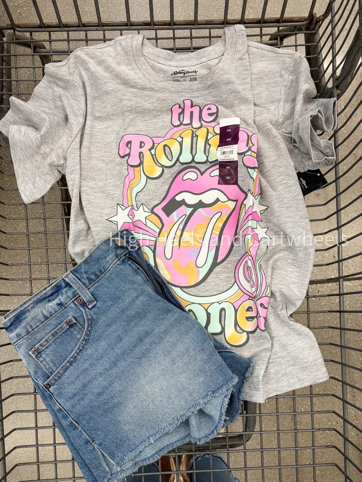 Love a fun graphic tee. Size up in this one.