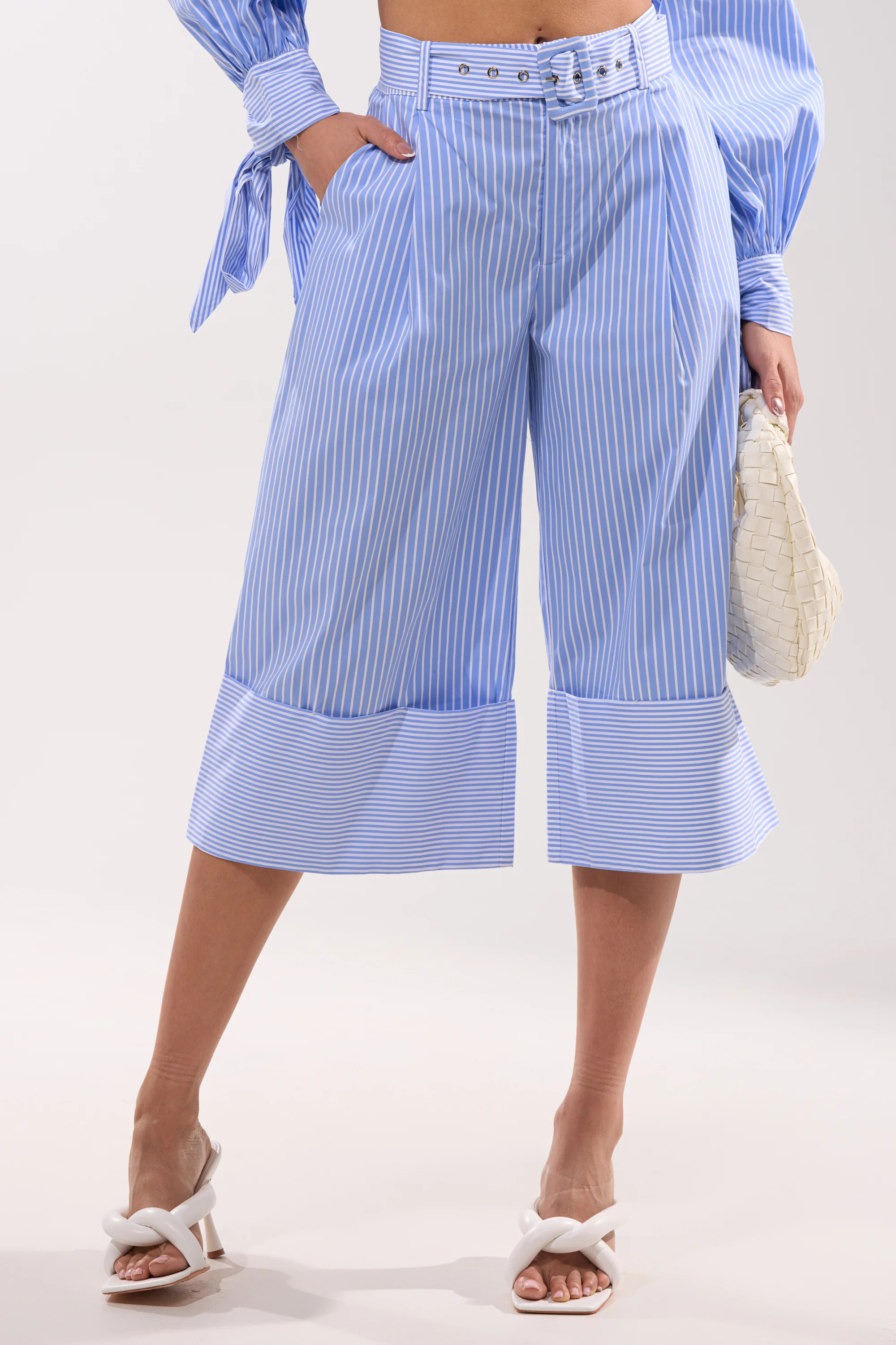 NOT LIKE ANYONE ELSE POPLIN SHORT | AKIRA