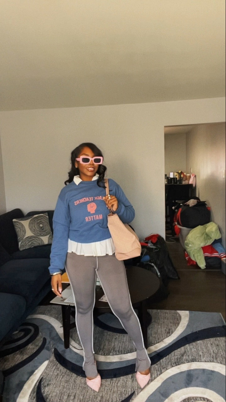 Casual Preppy Outfit | Sweatshirt + Layered Shirt Look

Blue graphic sweatshirt layered over a white button down with leggings, pink sunglasses, and a tote bag. Casual preppy outfit idea, everyday street style, comfortable chic look.


#LTKvlog #LTKootd #LTKgrwm