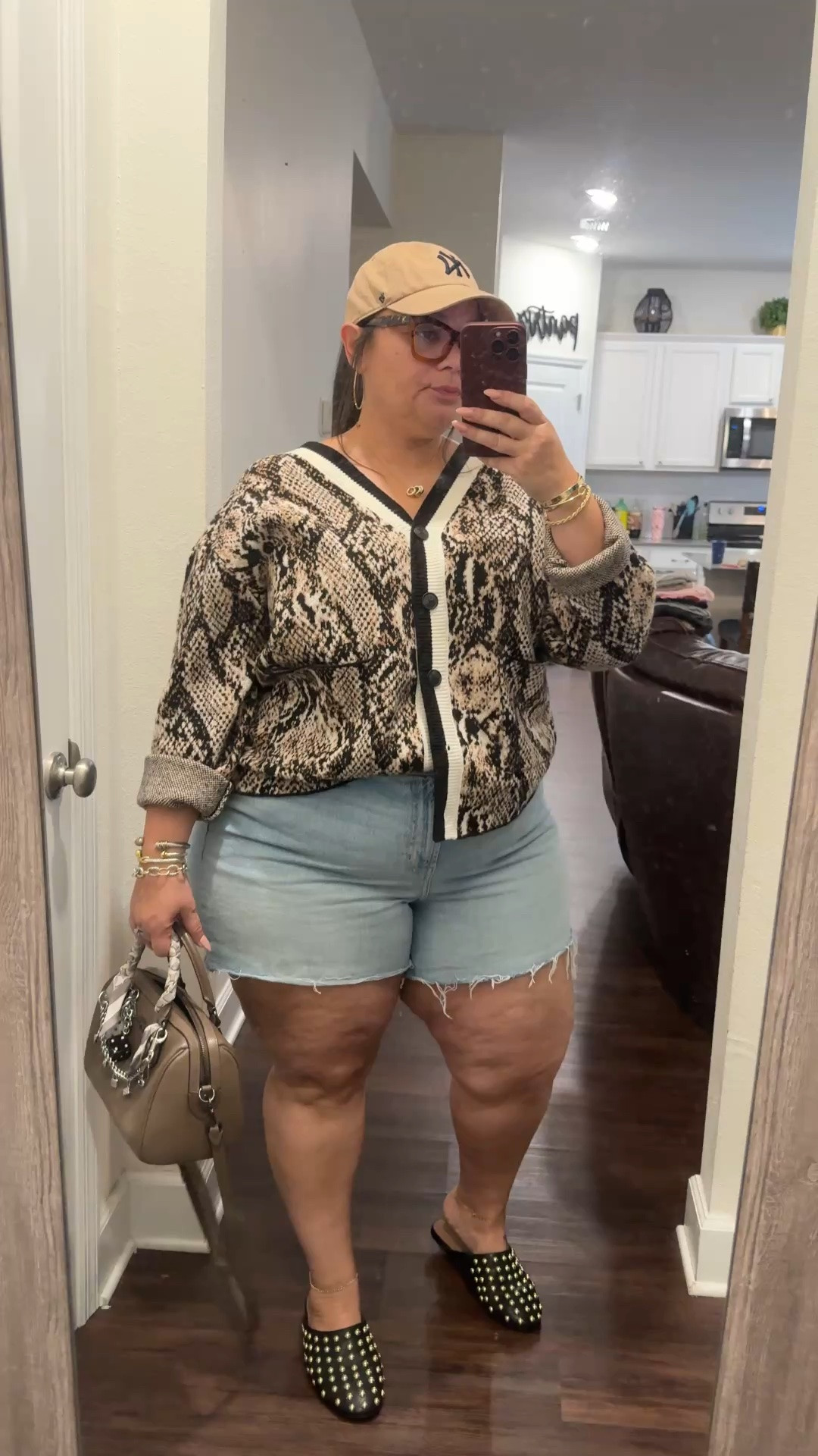 OOTD! I’m wearing a XXL in the sweater it is oversized :)

#LTKootd #LTKPlusSize #LTKWorkwear