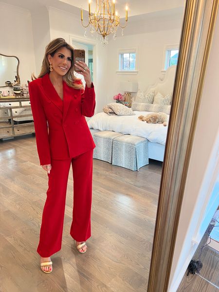 Wearing size small in blazer and pants! 

Womens suit, red pant suit, holiday outfit, Christmas outfit, gold heels, red blazer, red trousers, dynamite fashion, holiday fashion, Emily Ann Gemma 

#LTKstyletip