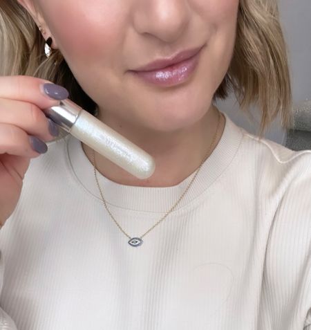 I’ve been LOVING the new REM Beauty plumping lipgloss! I’m wearing colour Jelly Sandals and it’s the perfect iridescent shine. 
Multiple colours available.  



#LTKMostLoved #LTKGiftGuide #LTKbeauty