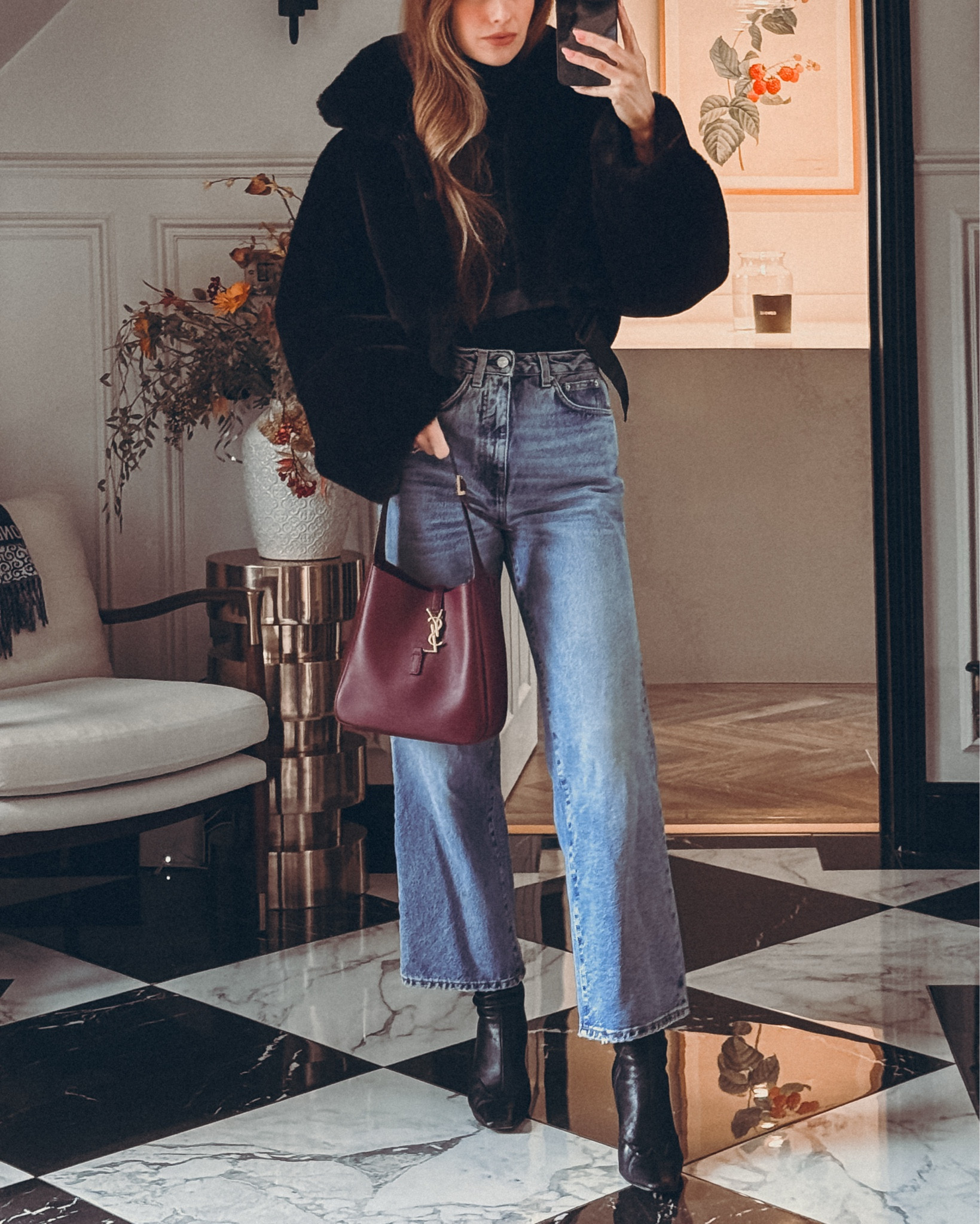 Cosy cropped faux fur jacket with the perfect jeans 

#LTKwinter #LTKluxury #LTKuk